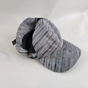 Under Armour Hat Womens Adjustable Gray Hook Loop Casual Work Out Running Sporty